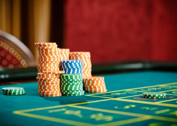 neo69 mobile app home screen showing live football markets and live-dealer table options